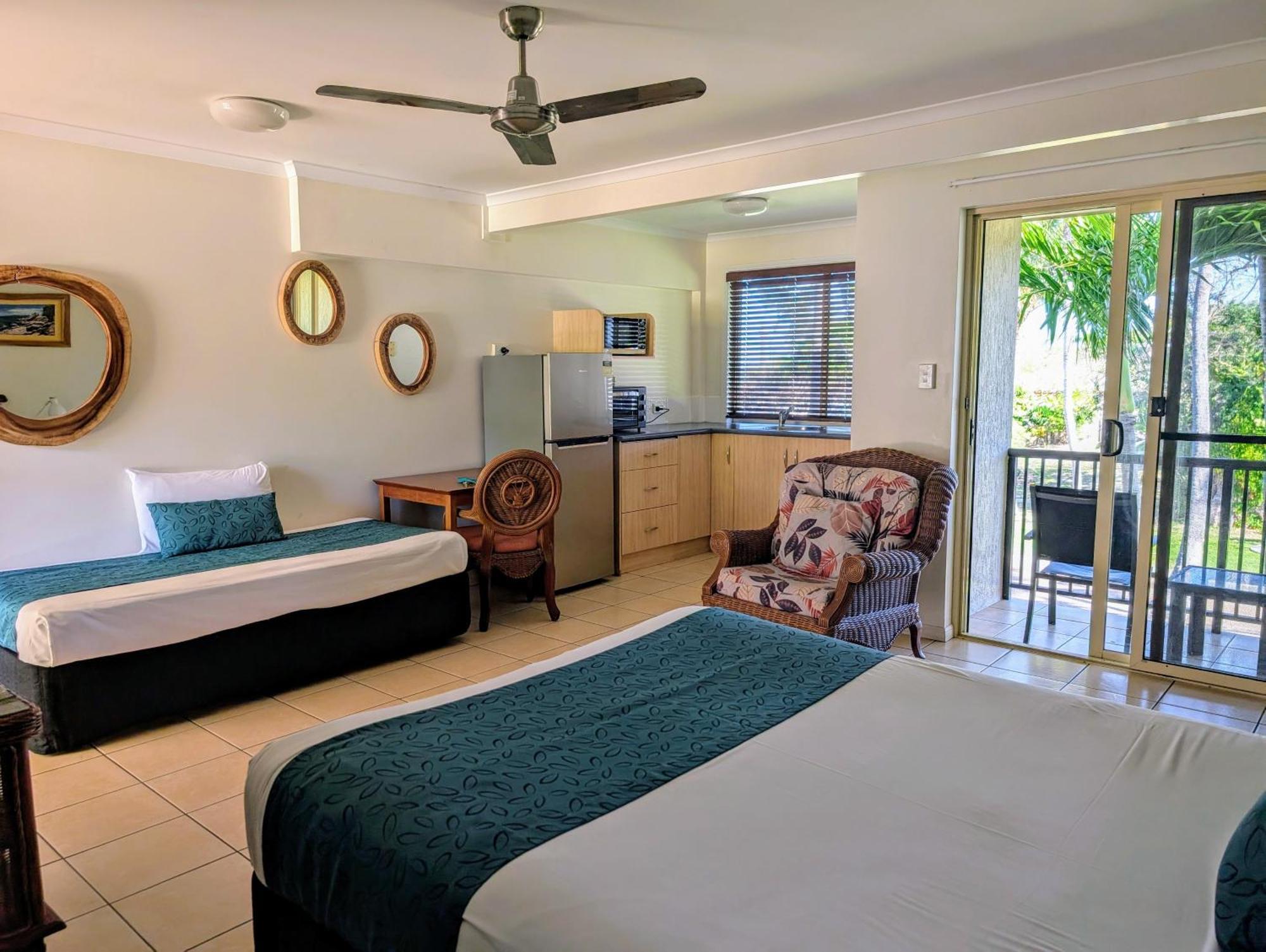 Rose Bay Resort Bowen Exteriör bild
