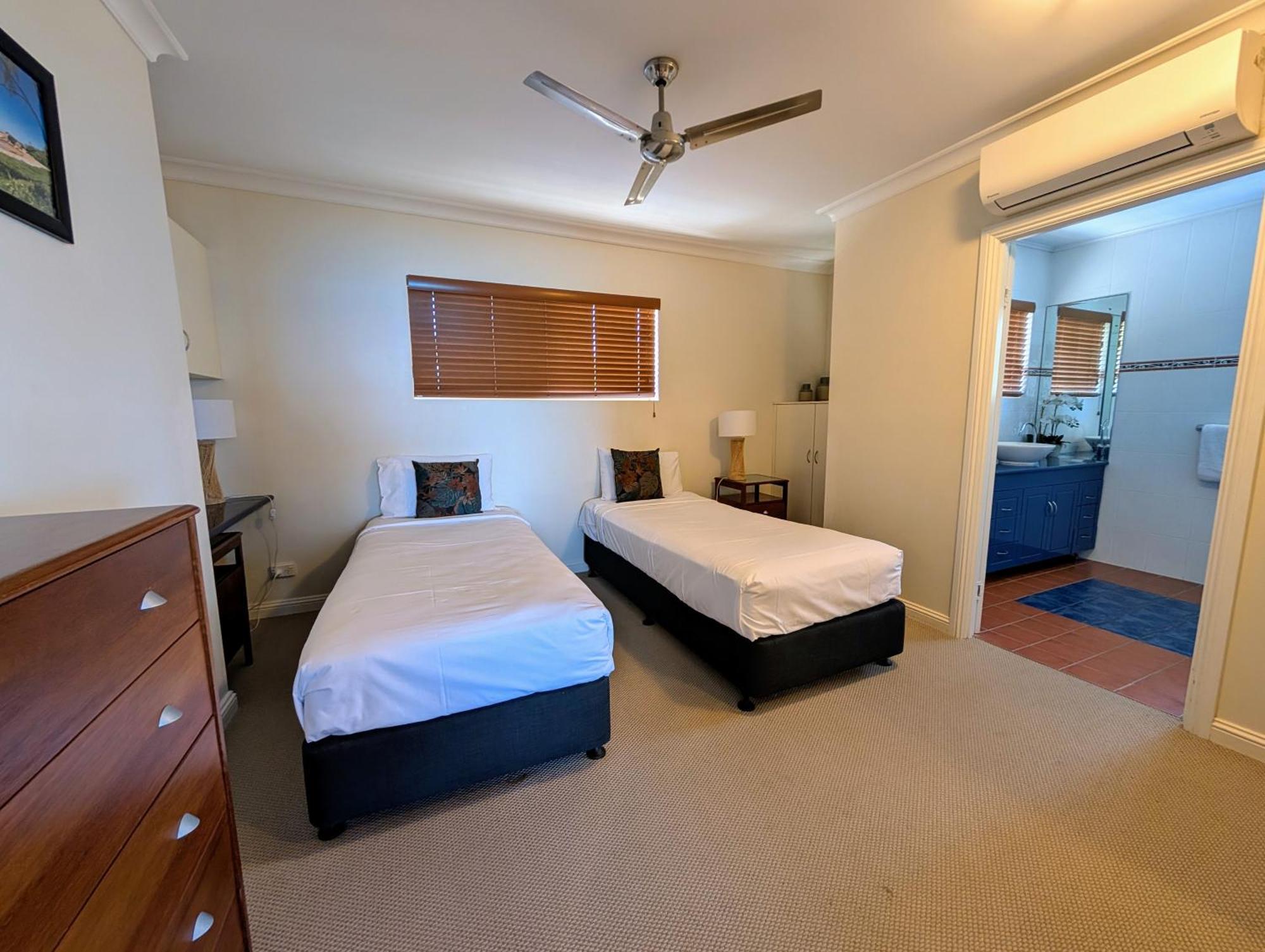 Rose Bay Resort Bowen Exteriör bild
