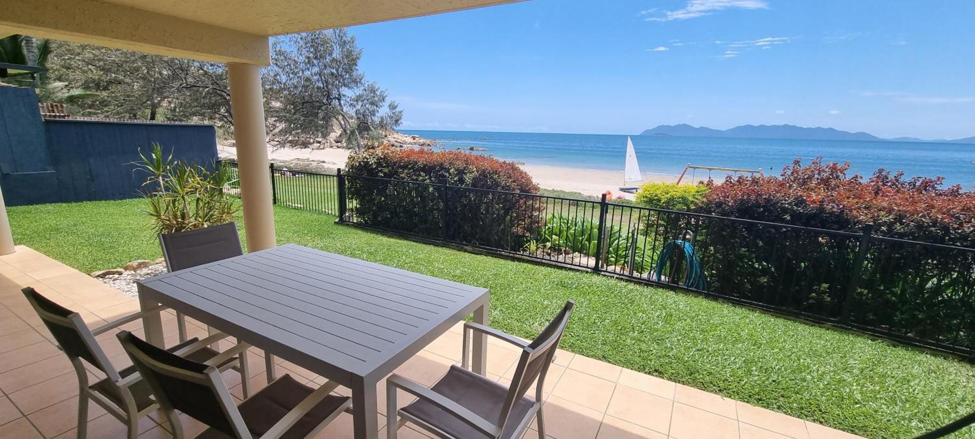 Rose Bay Resort Bowen Exteriör bild