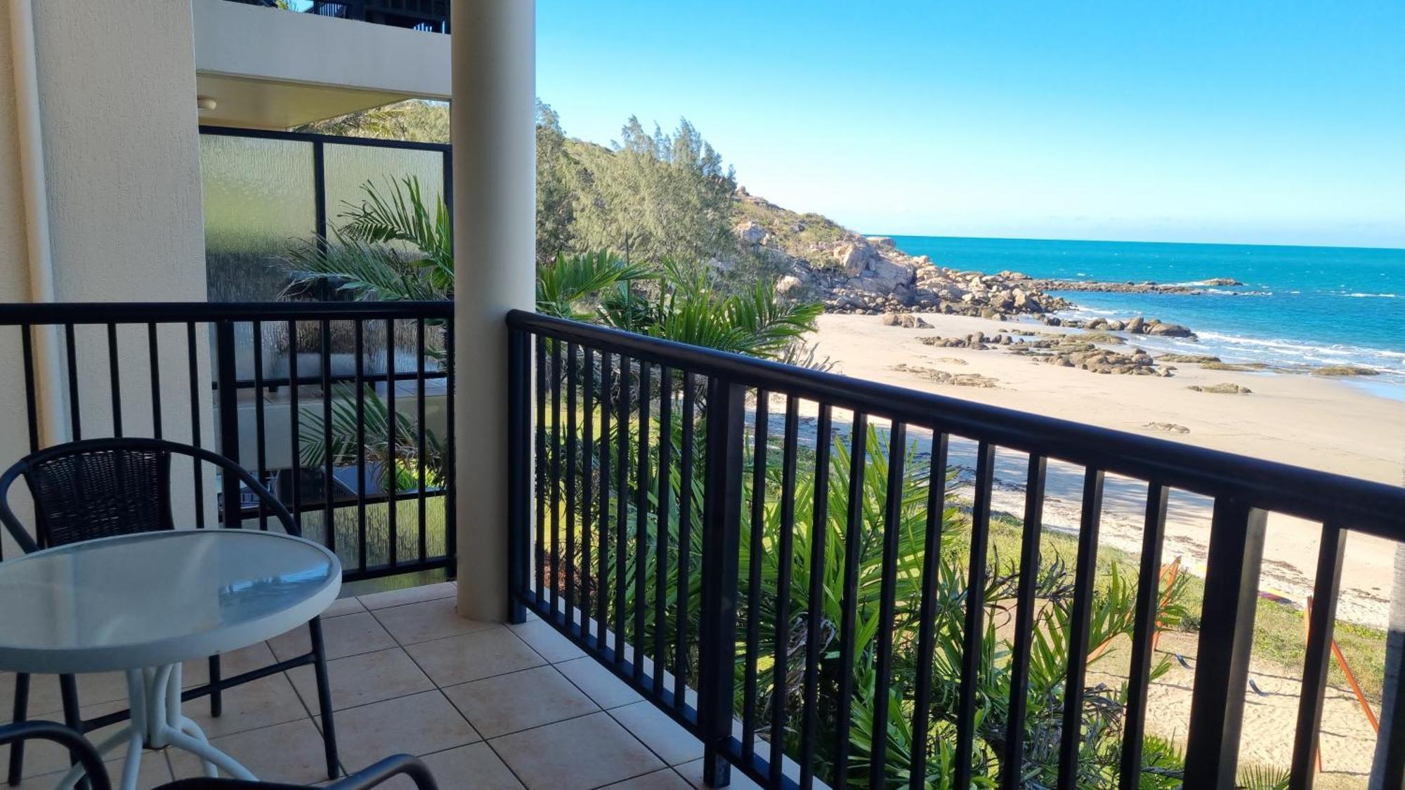 Rose Bay Resort Bowen Exteriör bild