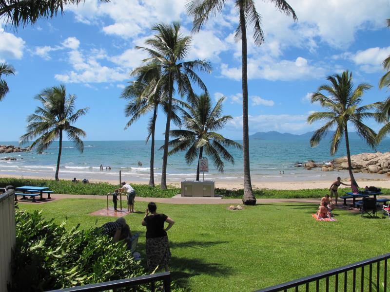 Rose Bay Resort Bowen Exteriör bild