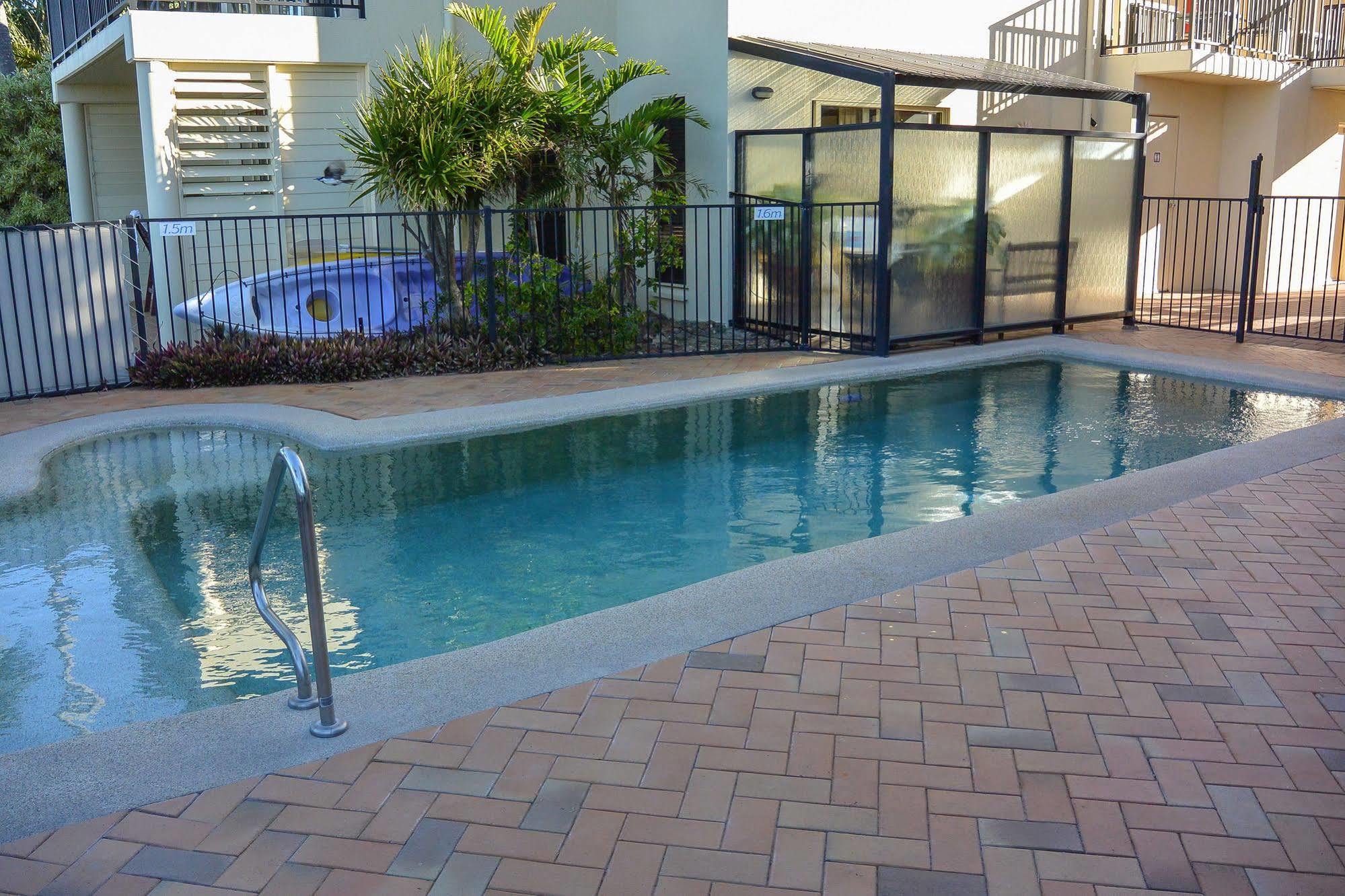 Rose Bay Resort Bowen Exteriör bild