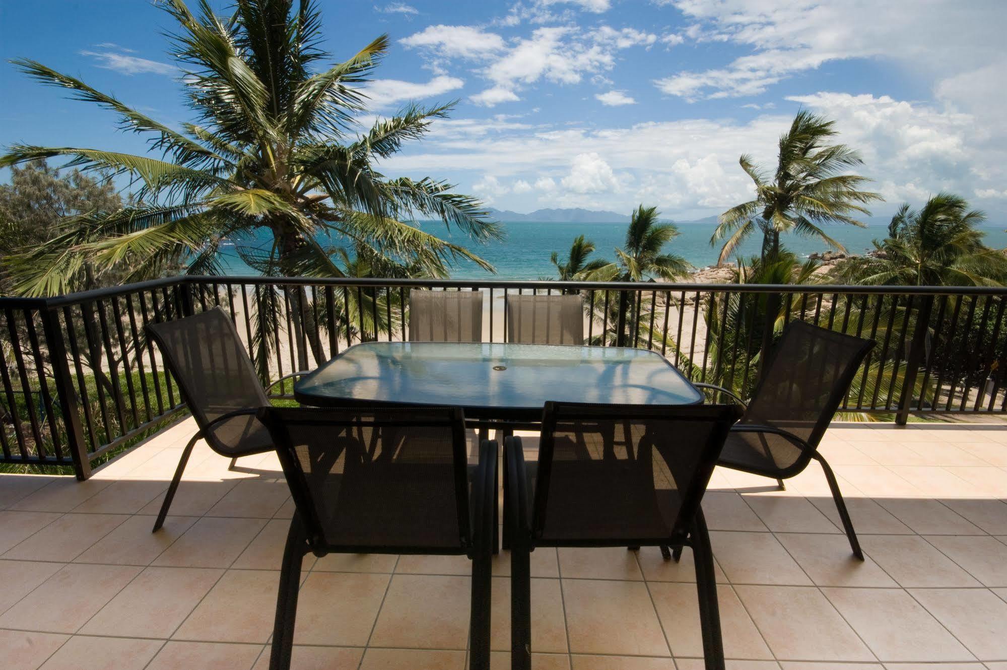 Rose Bay Resort Bowen Exteriör bild
