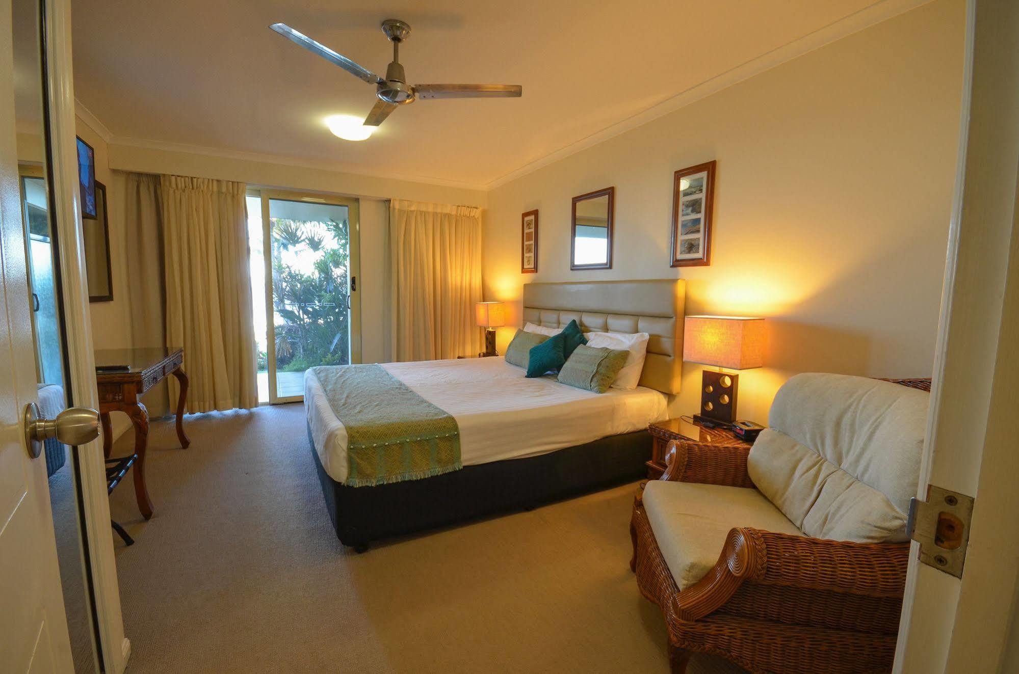 Rose Bay Resort Bowen Exteriör bild