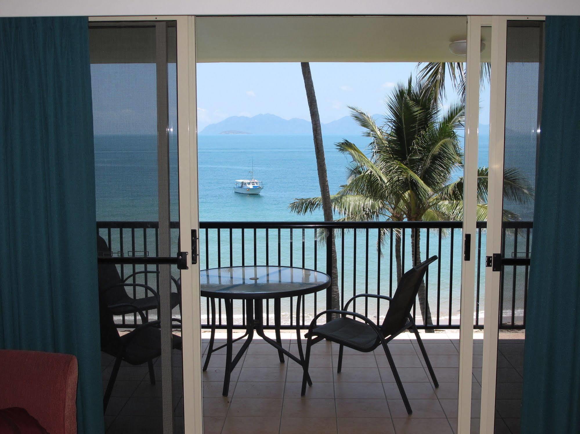 Rose Bay Resort Bowen Exteriör bild