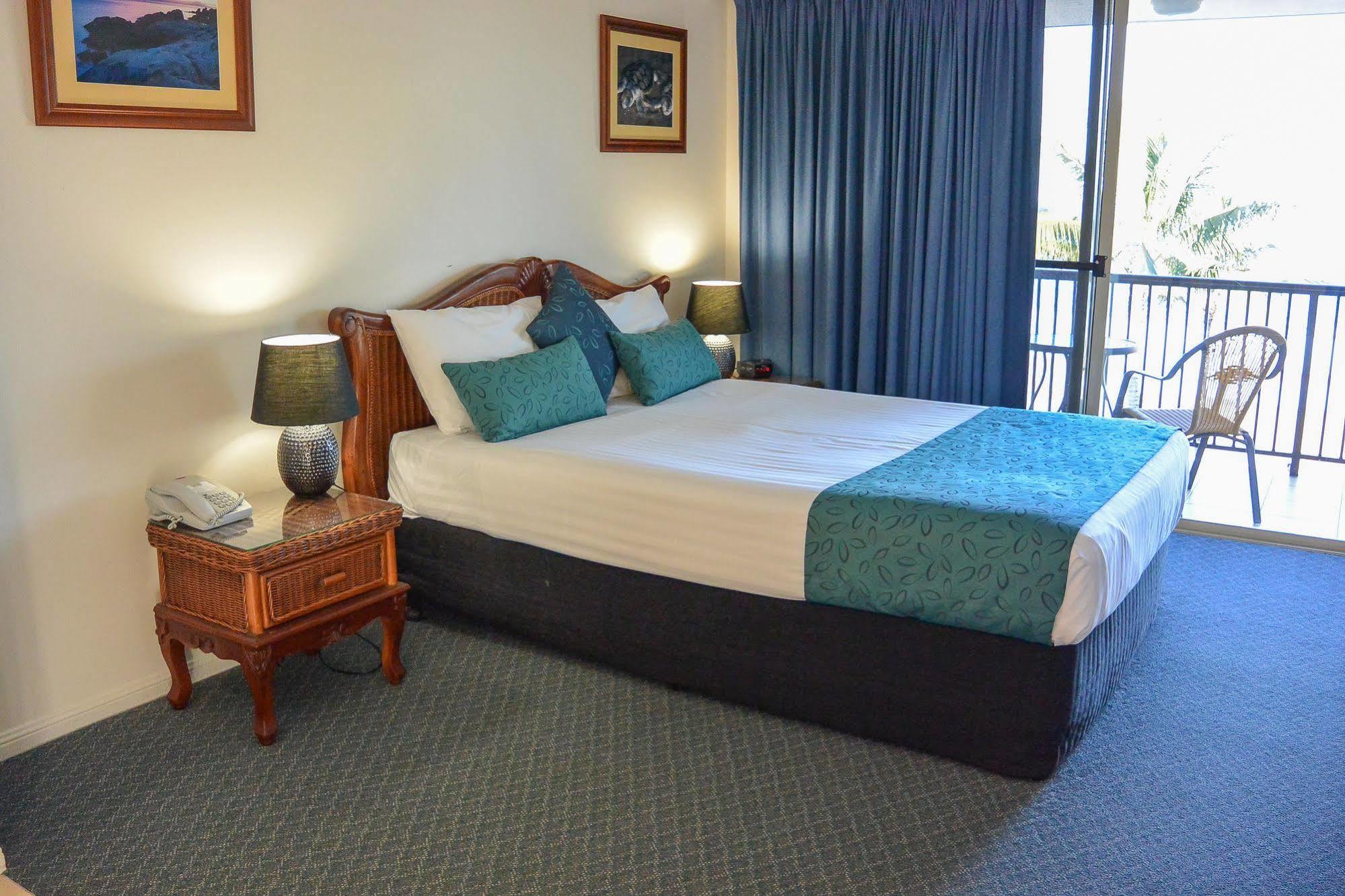 Rose Bay Resort Bowen Exteriör bild